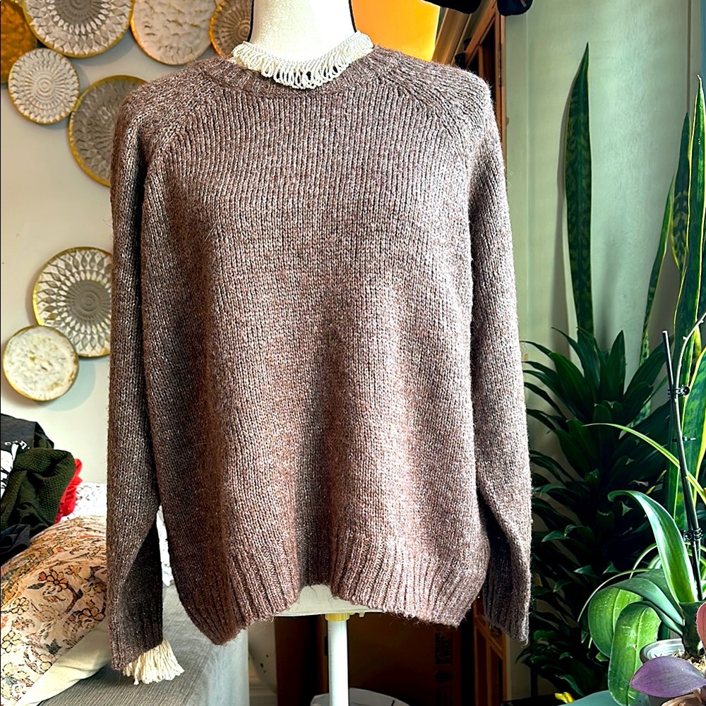 New no tags. Old Navy women’s sweater. M